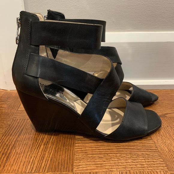 Micheal Kors sandals - Picture 2 of 6